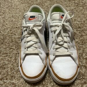 Nike Woman's Court-side Legacy Sneakers